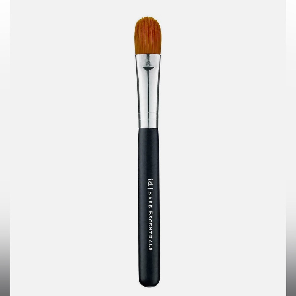 bareMinerals MAXIMUM COVERAGE CONCEALER BRUSH